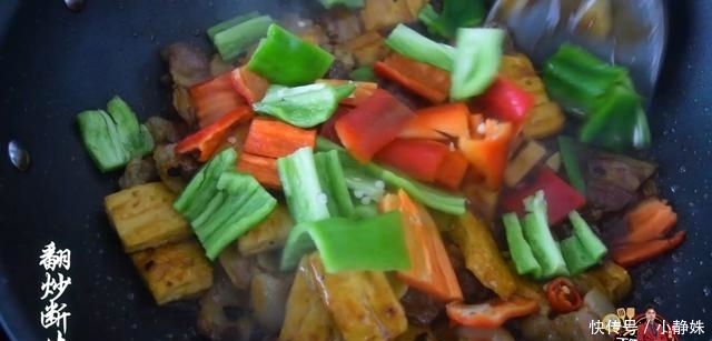 五花肉炒豆腐最好吃的做法,简单美味又下饭,看看你喜欢吃不?
