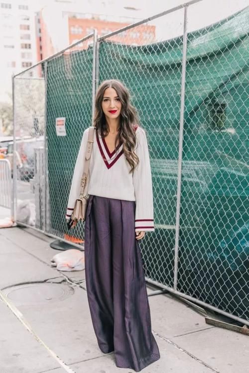 2021年开春，你穿毛衣+阔腿裤的样子，真的时髦炸了！