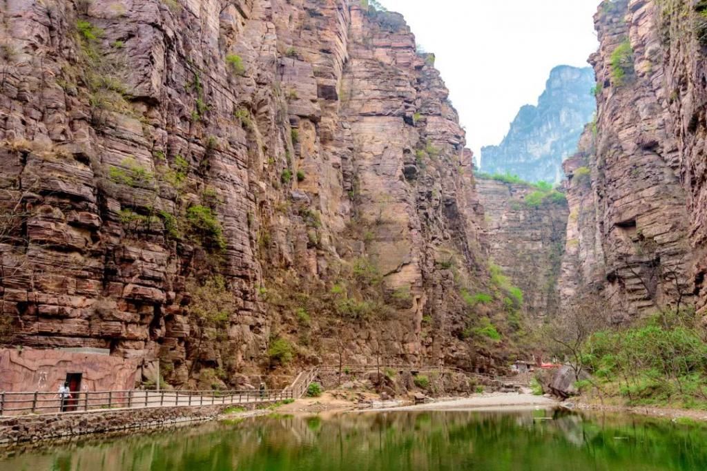 中国|中国最危险的村庄，“第一影视村”——郭亮村