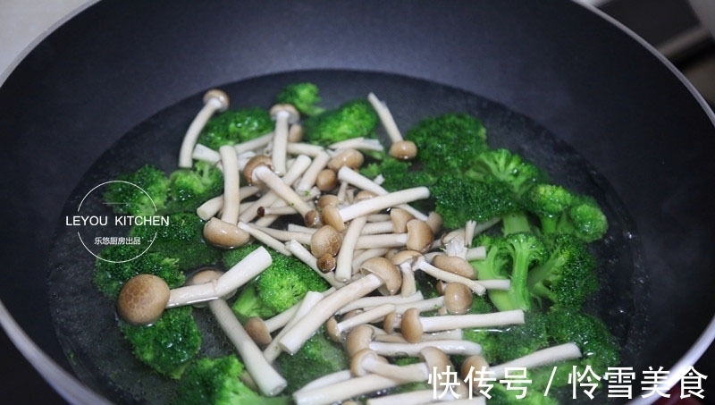 常吃|没怎么调味,却很鲜美的一道菜,热量不高,常吃大肚腩越来越小