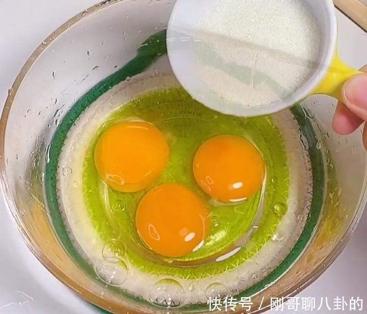 家有烤箱，一定要试试它，无需打发，外焦里嫩，入口即化