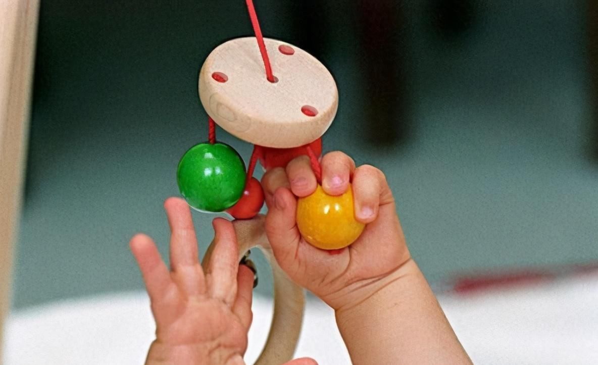 发育|想要宝宝智商高,一岁前做好这些动作,促进宝宝大脑发育