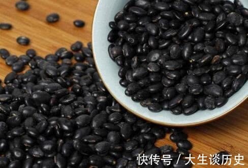 乳腺增生|医生4种天然“黄体酮”，每天吃2口，稳定雌激素，防止乳腺癌