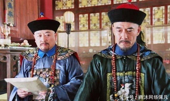 上联@大学士一上联：“乌不如人，胸中只少半点墨”，尚书一下联，经典