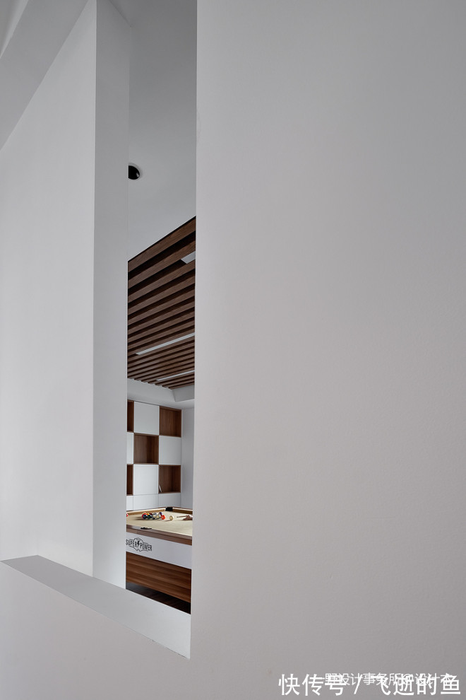 楼梯间|看400平米豪华别墅如何装修现代简约风