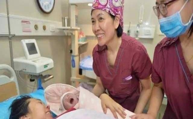 剖腹产|很多女明星为何选剖腹产留下疤痕,也不愿顺产?大夫说出了内情