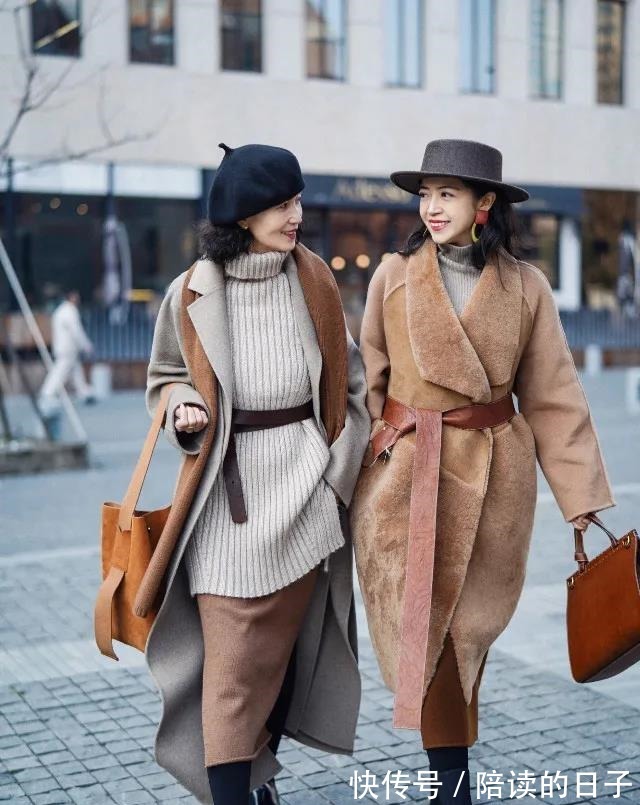 腰带 50岁女人,穿衣别太随便!瞧优雅的三木妈,她的穿搭值得借鉴!