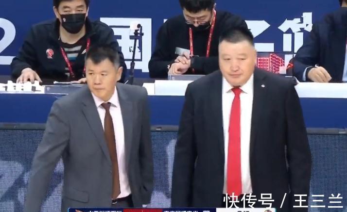 CB22连败,CBA弱旅麻木了!外援得分9-48遭碾压,无人可堪大用