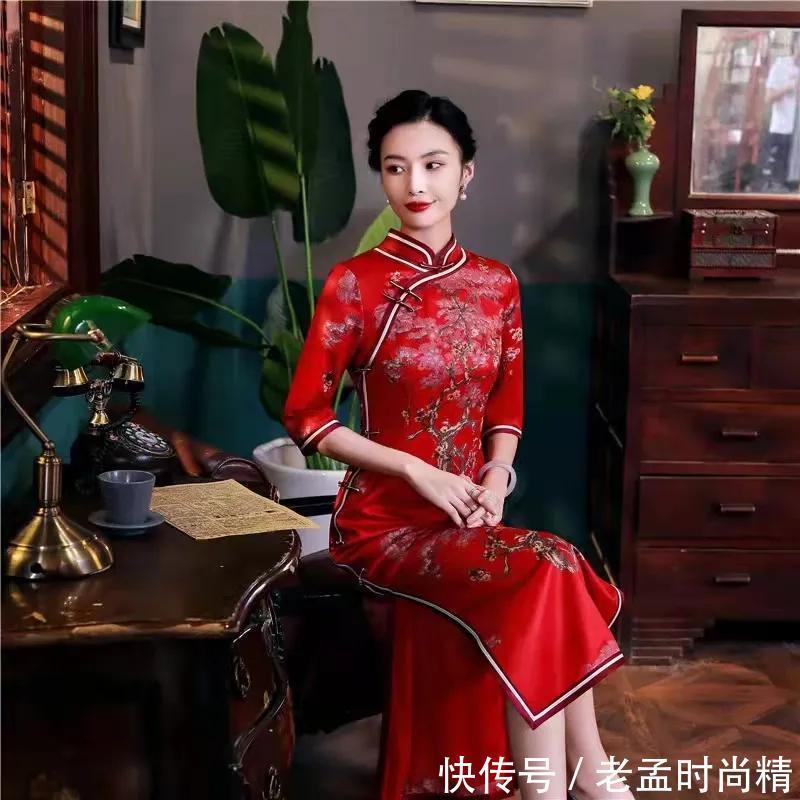 丝绸|薄制丝绸旗袍修身时尚，淡淡的色调暖暖的风格，娇美了女人！