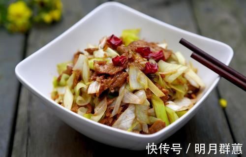 北京菜|葱爆羊肉，先炒葱，还是先炒肉？搞错了肉不鲜嫩，还膻气！