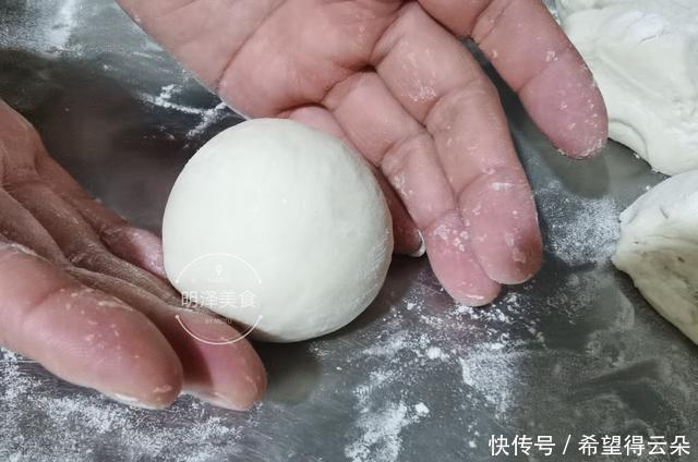 正确|制作“开花馒头”,别在馒头坯表面切口了,试试正确的方法吧