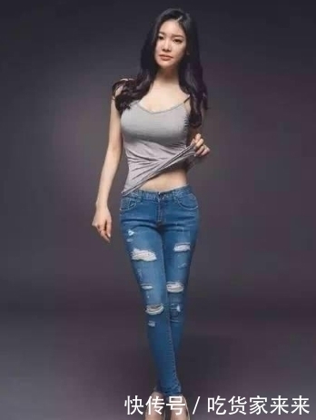 优雅甜美的牛仔裤小姐姐,有种大家闺秀,出水芙蓉的美!