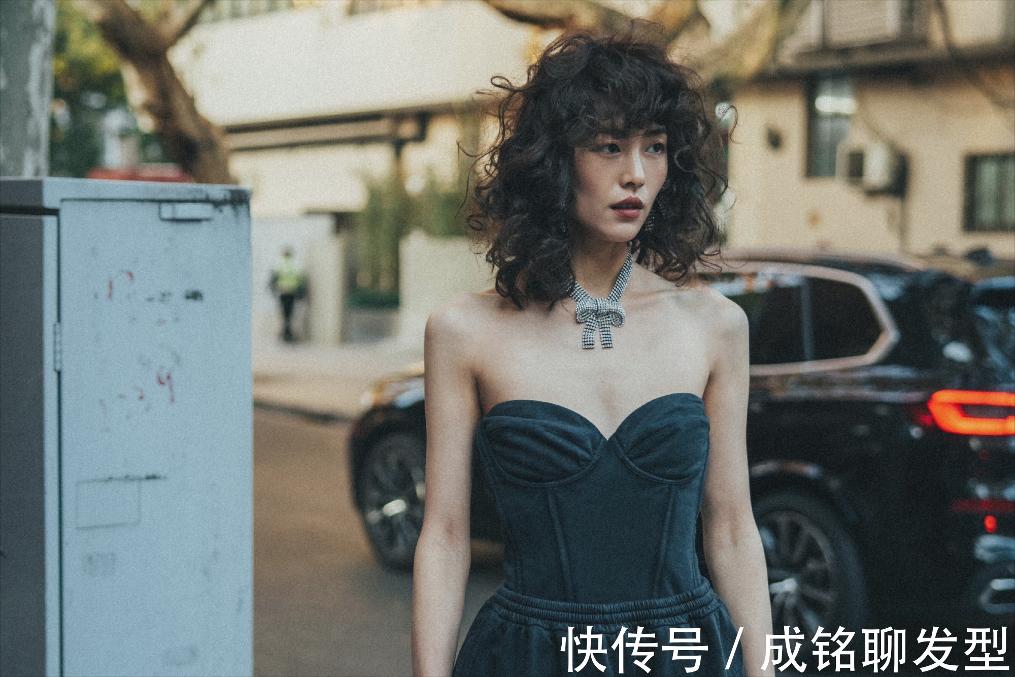 时髦 羊毛卷发型太火,超模刘雯都上头!洋气时髦小脸,但这三种人慎入