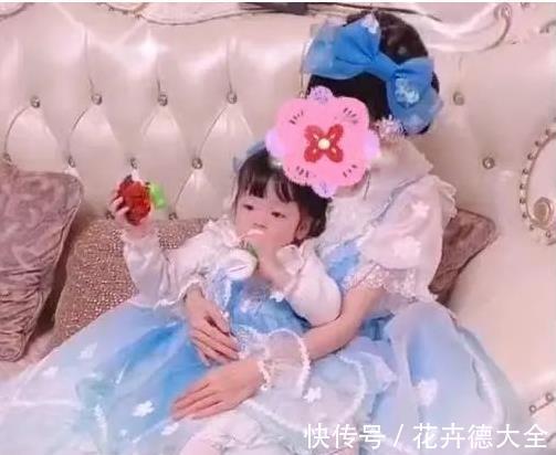 姐妹|母女神似萝莉姐妹，显嫩宝妈双马尾发型，宝爸：她真的是我老婆