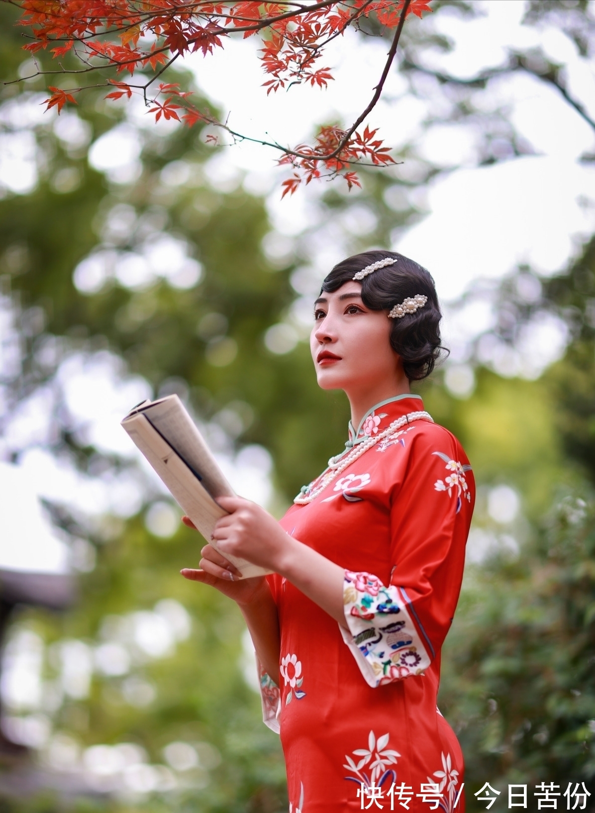 莲花#七律·十二首丨犹如好雨及时降，胜过莲花应季妍