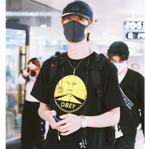 王一博|王一博,你若盛开,清风自来,清凉一夏的造型秘诀大公开