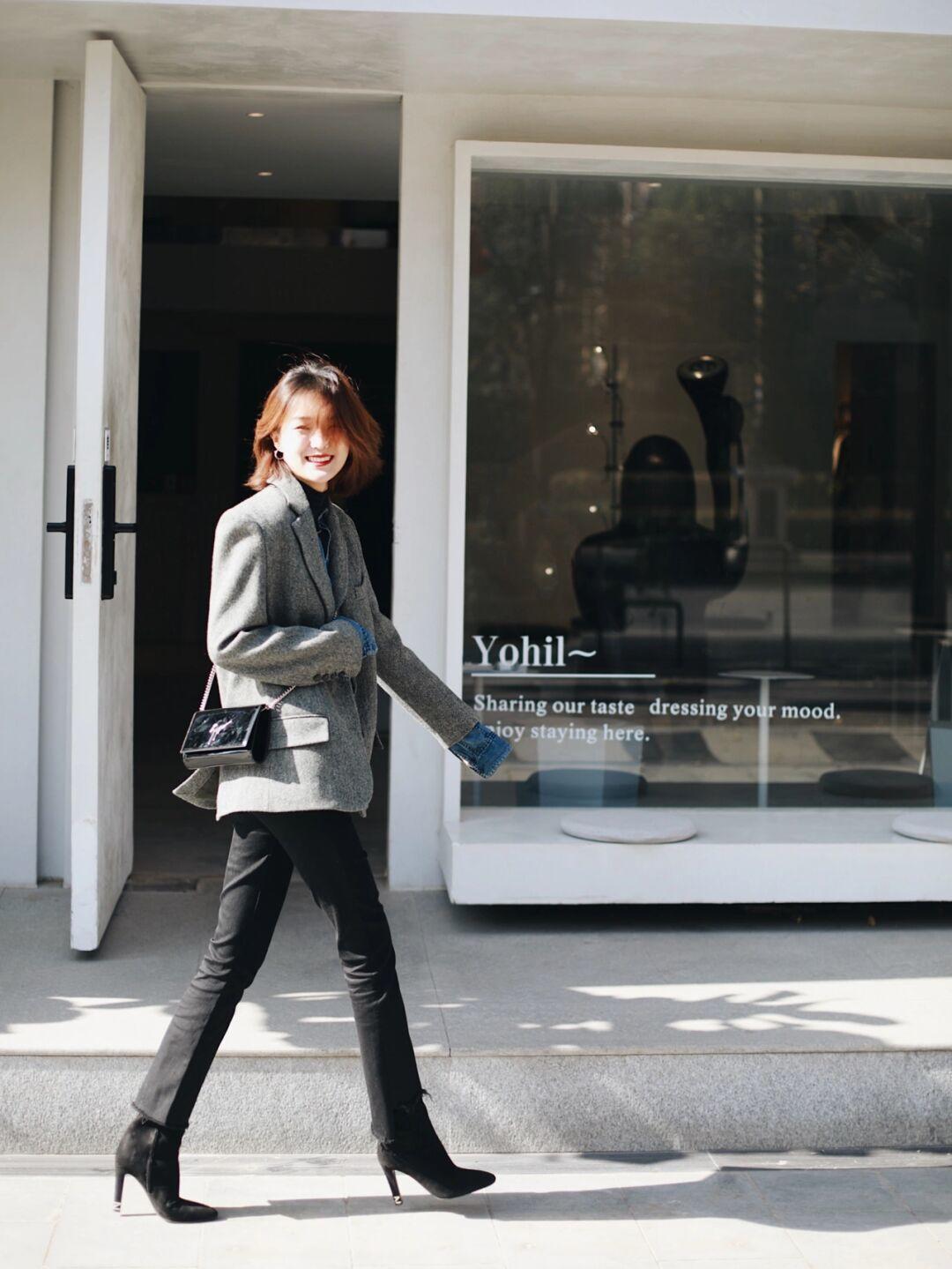 毛衣|圣诞节穿什么?我都为你搭配好了,红色毛衣+格子半身裙,浓浓的氛围感!