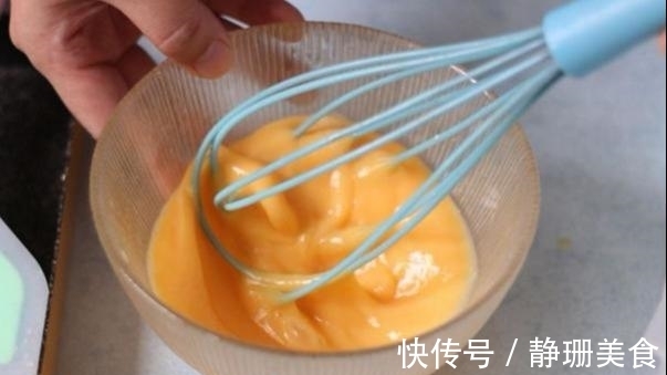 做点玉子烧当早餐，1瓶牛奶3个蛋，放点芝士还能拉丝