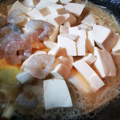 虾油菌菇豆腐煲