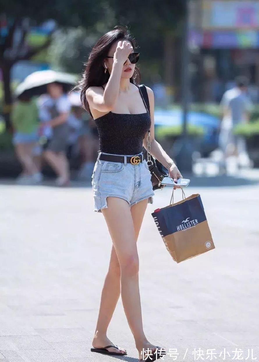 容貌 小女孩真正有优势的只有容貌!而这位80后贵妇,绝对是直男的目标