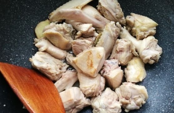 饭店大厨都是这样做这道菜~简单省事！出锅后，竟胜过大鱼大肉！