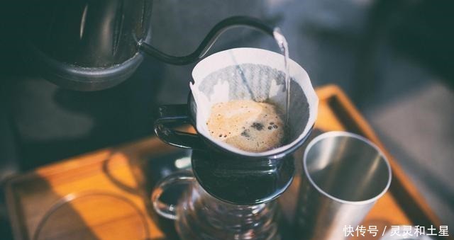 喝咖啡|如果你想喝咖啡,你必须在杯子里加点甜味