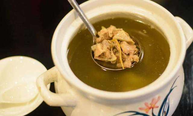 小胡|一岁宝宝中毒身亡,“夺命粥”事故频出,你还敢给孩子喝吗