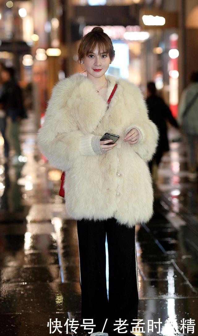  美女|冬天, 美女选择雍容华贵的皮草, 为冬装搭配增加保暖、增加时尚
