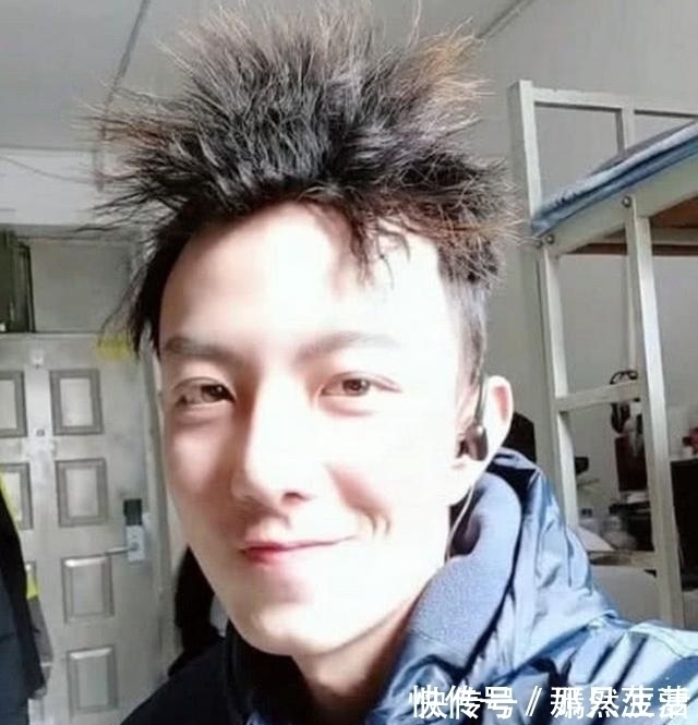 锡纸 小哥哥“锡纸烫”发型火了,拆掉锡纸后看呆众人,冠希哥来了