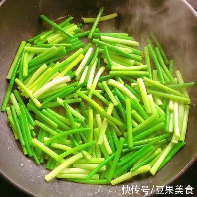 这道腊肉炒菜合集发到朋友圈，留言全说被馋哭