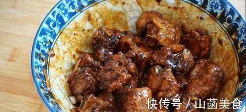 米饭|排骨我家从不炖着吃,淋上鸡蛋液,一周做5次,太费米饭了