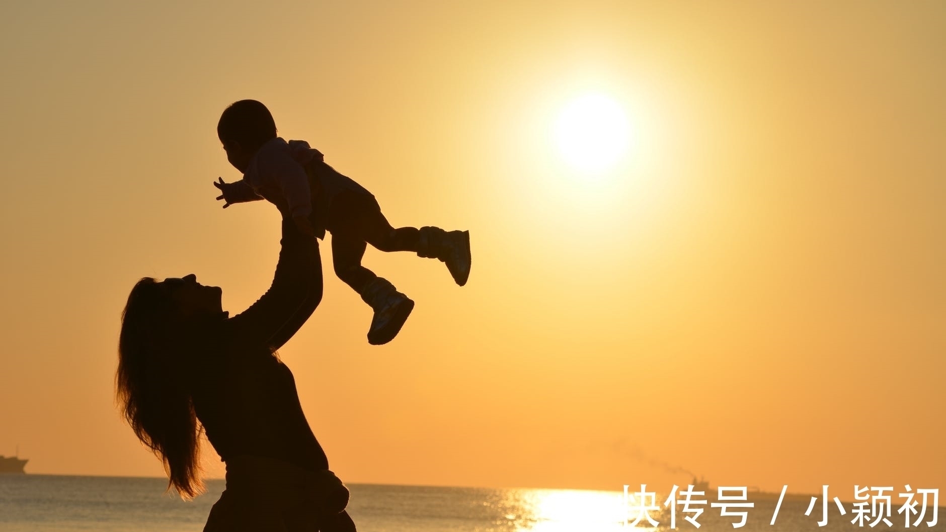 老两口|“67岁孕妇自然受孕产女”:没觉得是“天赐”,只是自私、糊涂