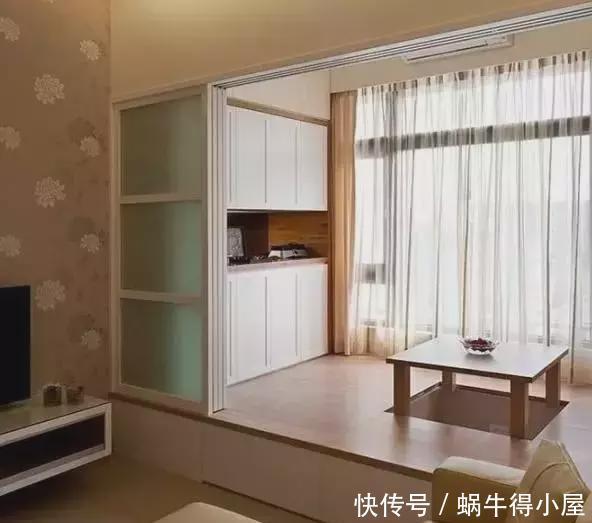 邻居|邻居见我家阳台装一吊柜,嘴上说难看,回家就叫师傅做了!