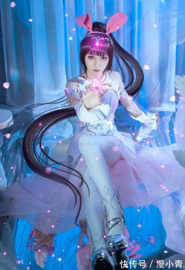 身材|《斗罗》美女COS小舞,颜值超标,身材傲人,粉丝:心动的感觉