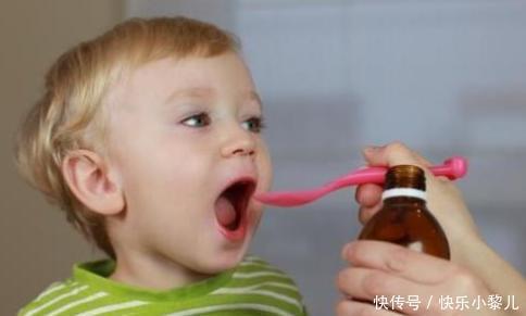 宝妈|儿子不肯喝中药,宝妈想出一招来''套路''他,结果儿子含泪喝完