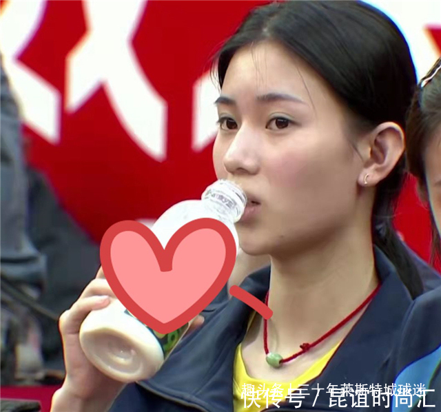 合影|国乒全家福!樊振东与“国乒第一美女”并肩合影,男才女貌超般配