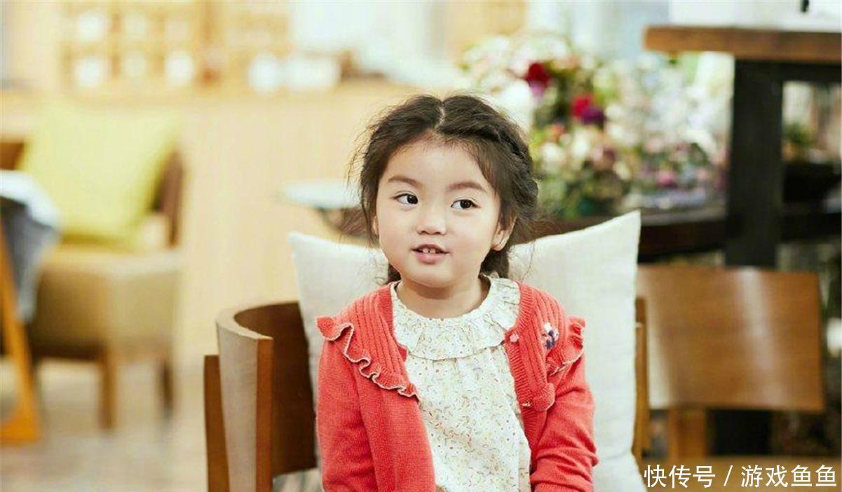 还记得被父母过度消费的阿拉蕾吗?如今才9岁,眼里已经没有光了