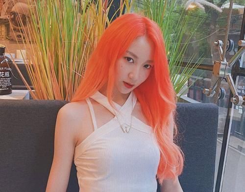 选秀学员淘汰后,乃万徐艺洋发新歌,而她成快本常驻嘉宾候选人