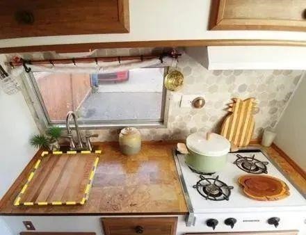 灶台|小厨房终于有救了,水槽上装个“抽屉”,台面最少多出30公分!