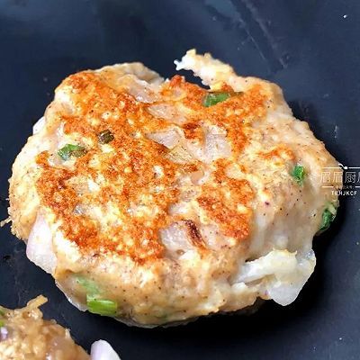 黑全麦粉|麦麸鸡肉饼