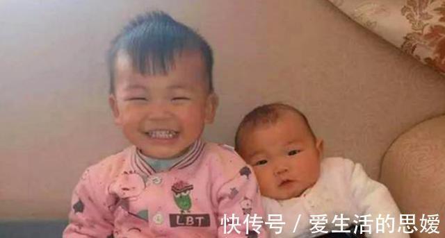 家长|5岁哥哥照顾半岁的妹妹,妈妈买菜回家后,却发现哥哥号啕大哭