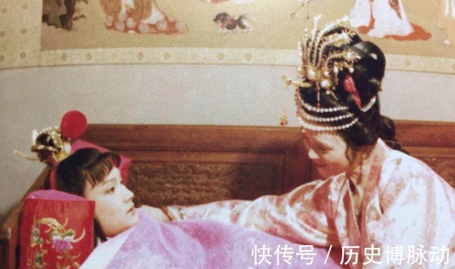 宝钗#红楼梦:宝黛钗一体的背后,“甄士隐”一个风云激荡的悲剧时代