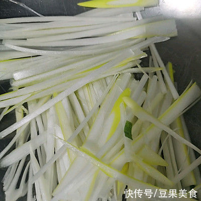 陈醋|教你做东北老虎菜，好吃不腻，每次做的都不够吃