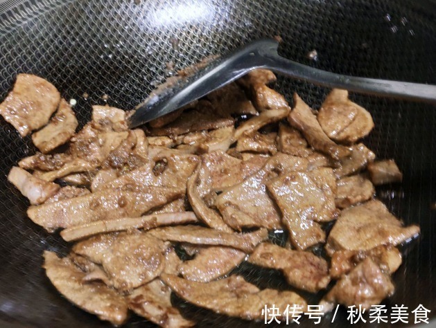 腥味|洗猪肝别用清水，厨师长教你关键3步，干净又鲜嫩，没毒素更放心