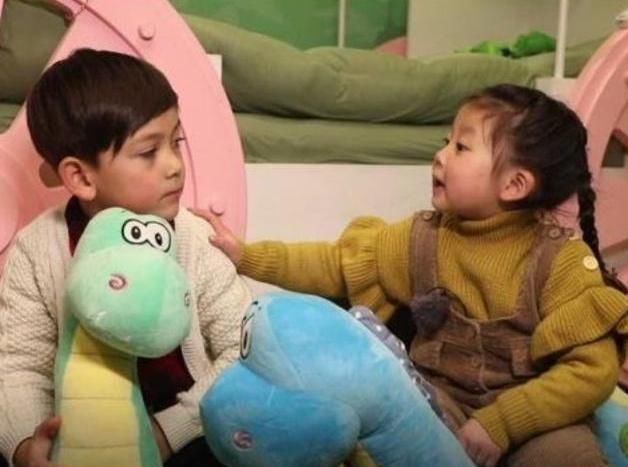 小鱼|“宁愿养俩儿子,也不想生一个女儿”,90后宝妈的心里话,太现实