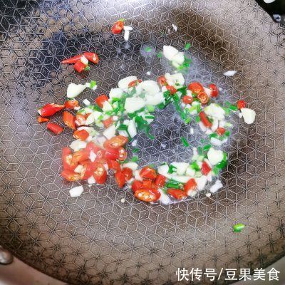 2g油|10分钟快手菜香芹炒油豆腐，做饭不发愁