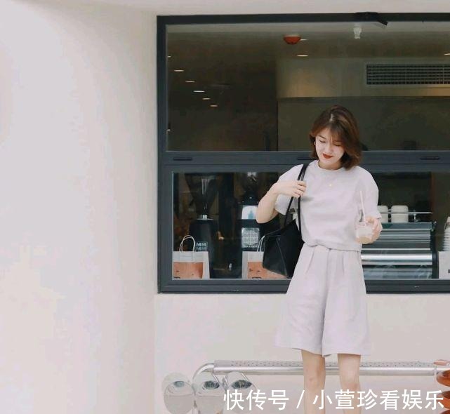 极简|会穿衣搭配很关键,不知道怎么搭配的女生,可以选择极简穿搭风格