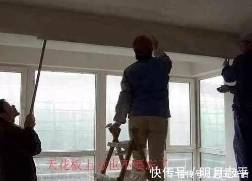 墙锢|原来专业工人是这样刮腻子,我家装错住2年就开裂,太伤了