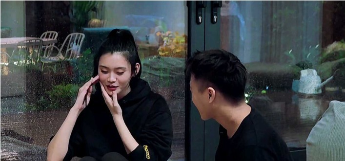 自爆|奚梦瑶“我这脸是花了钱的”,何猷君自爆大学时就想娶奚梦瑶