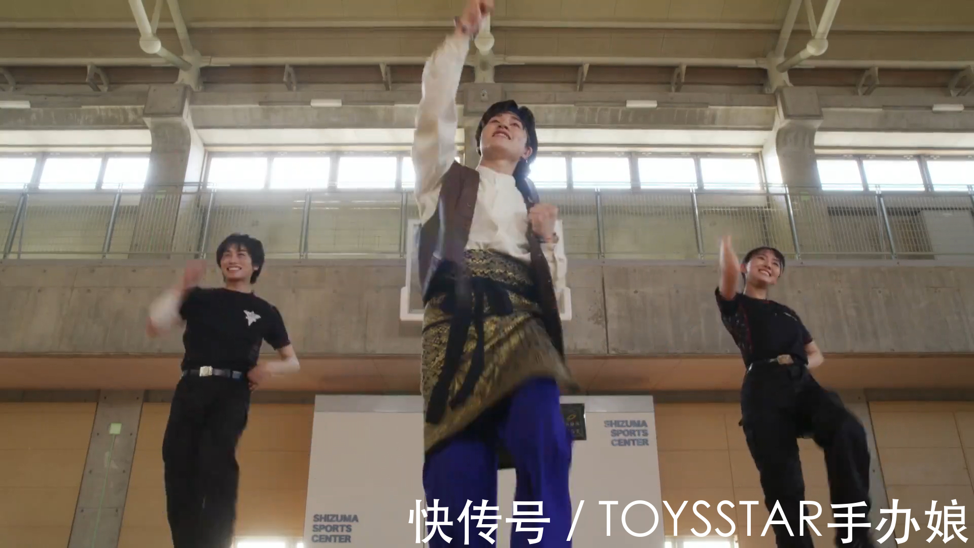 上坂堇|《特利迦奥特曼》卡露蜜拉人间体登场，粉丝们纷纷高呼要投敌